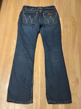 Wrangler Women’s Boot Cut Jeans 9 x 34 Dark Wash Premium Patch Stretch NWOT